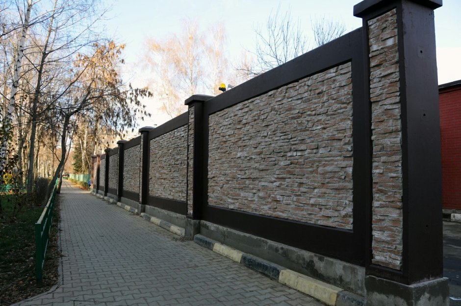 Отделка бетонного забора