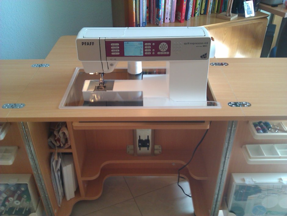 Приставной стол для швейной машинки Пфафф