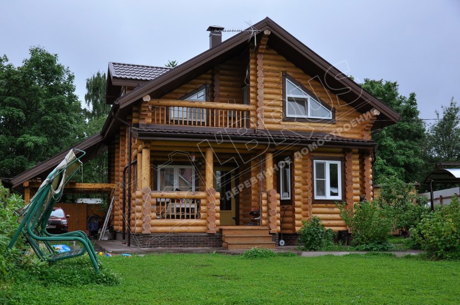 Оцилиндрованное бревно дома