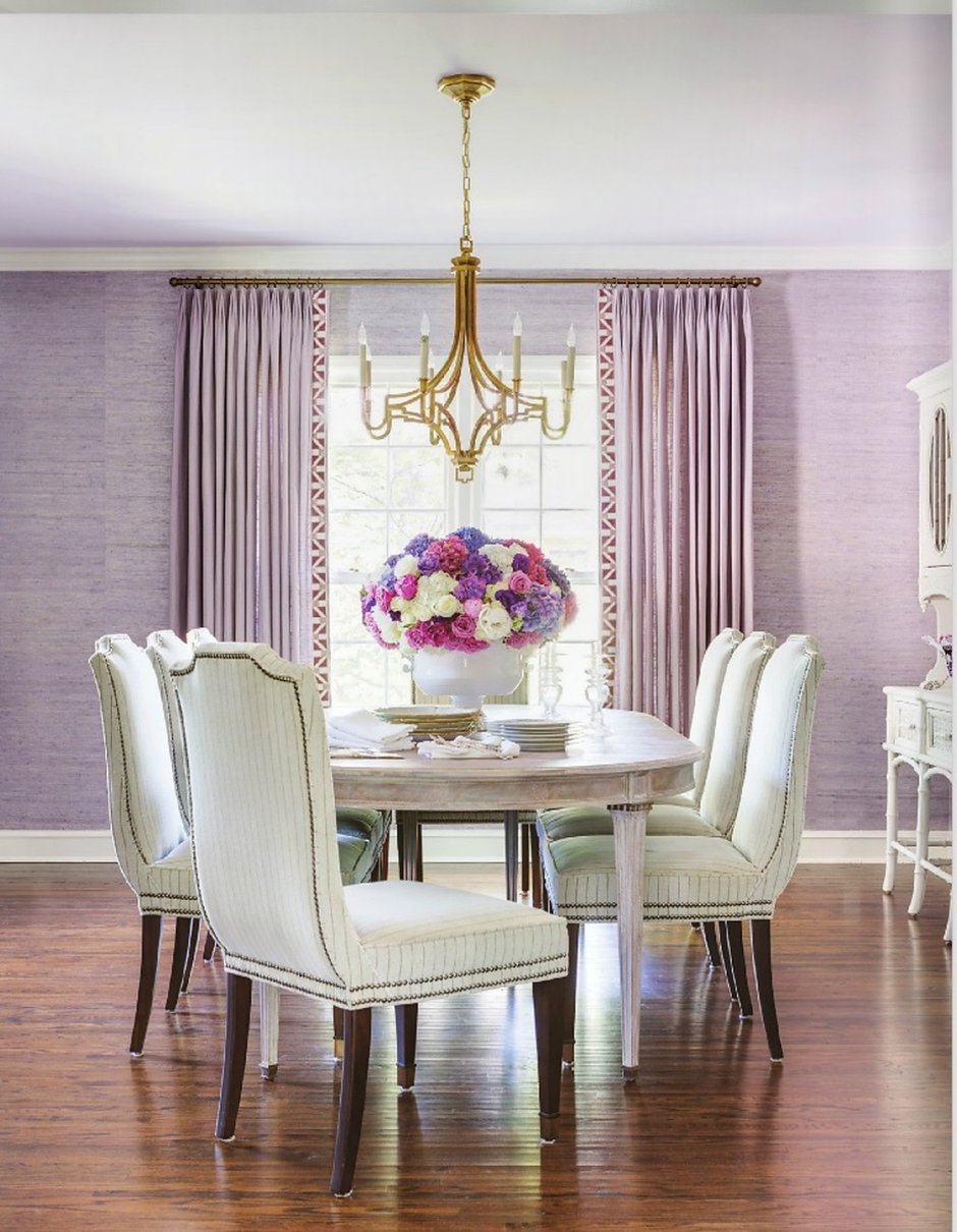 Фиолетовый цвет в интерьере столовой