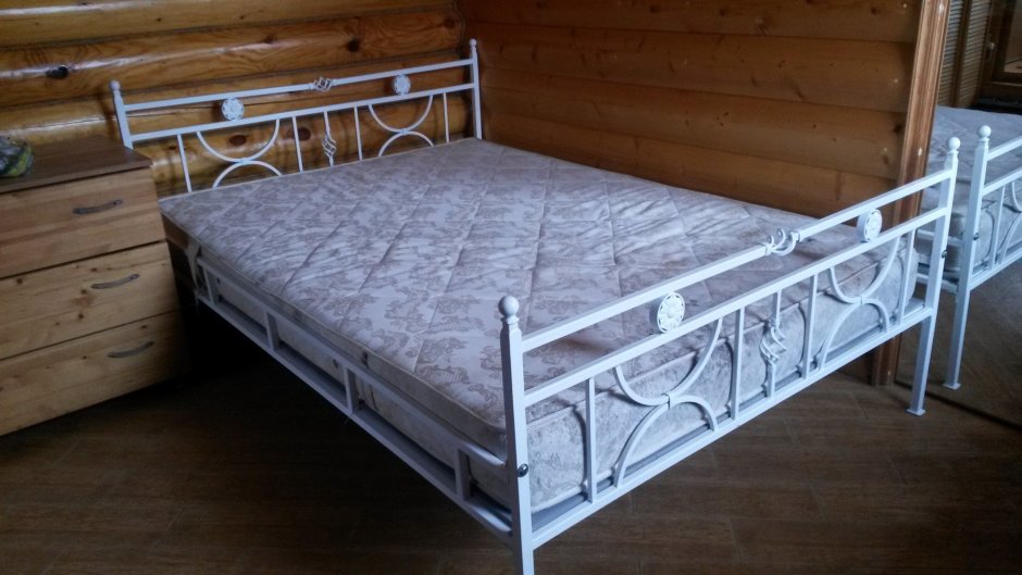 Самодельные металлические кровати
