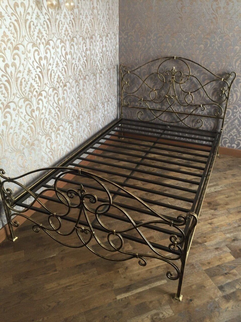 Кованная кровать из металла