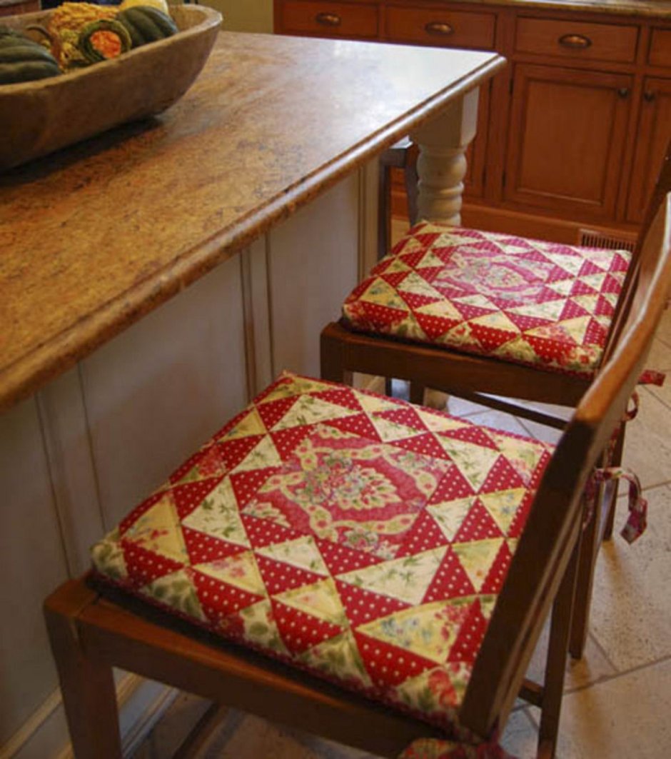 Сидушки на кухонные стулья