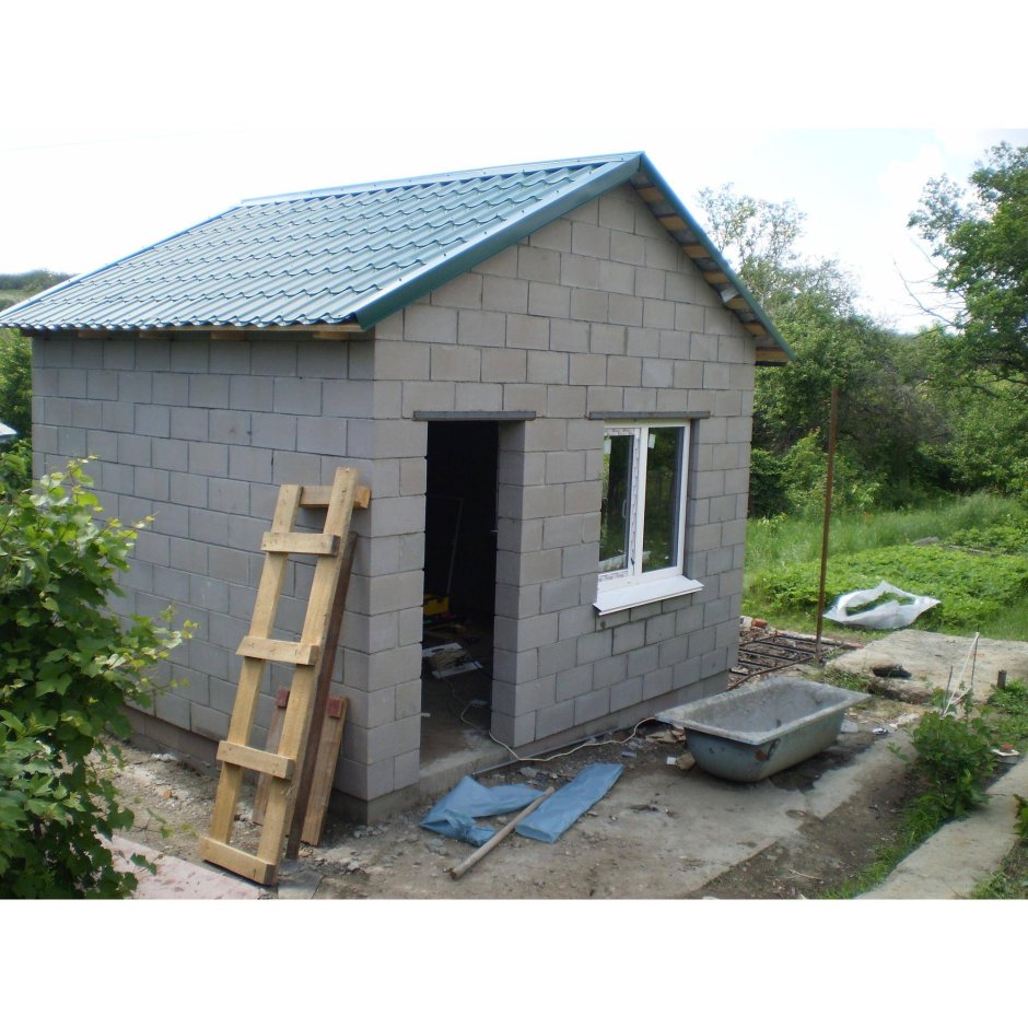 Дачный сарай из пеноблоков 2 на1. 5