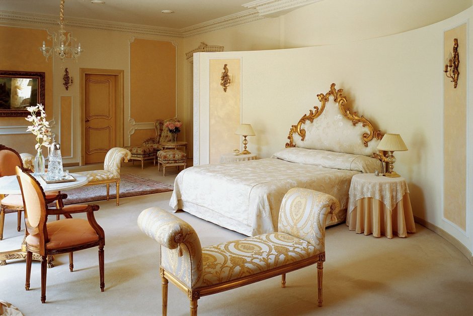 Спальня в античном стиле