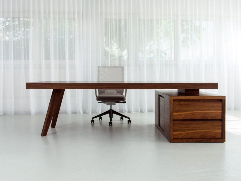 Дизайнерский массивный письменный стол