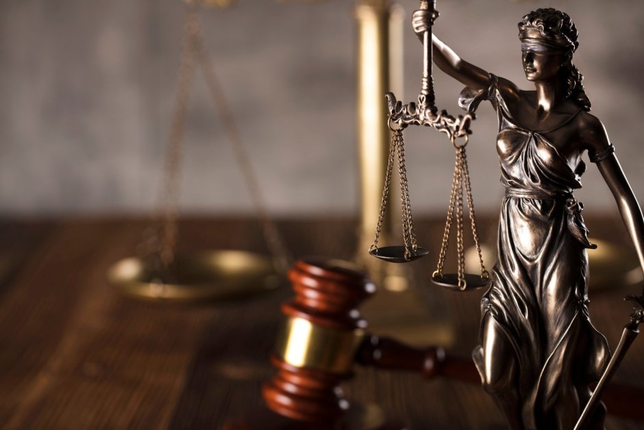 Правосудие адвокатура