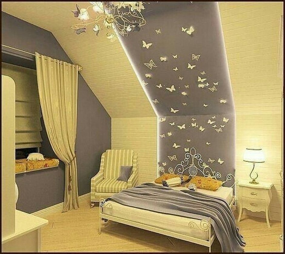 Скошенный потолок в детской