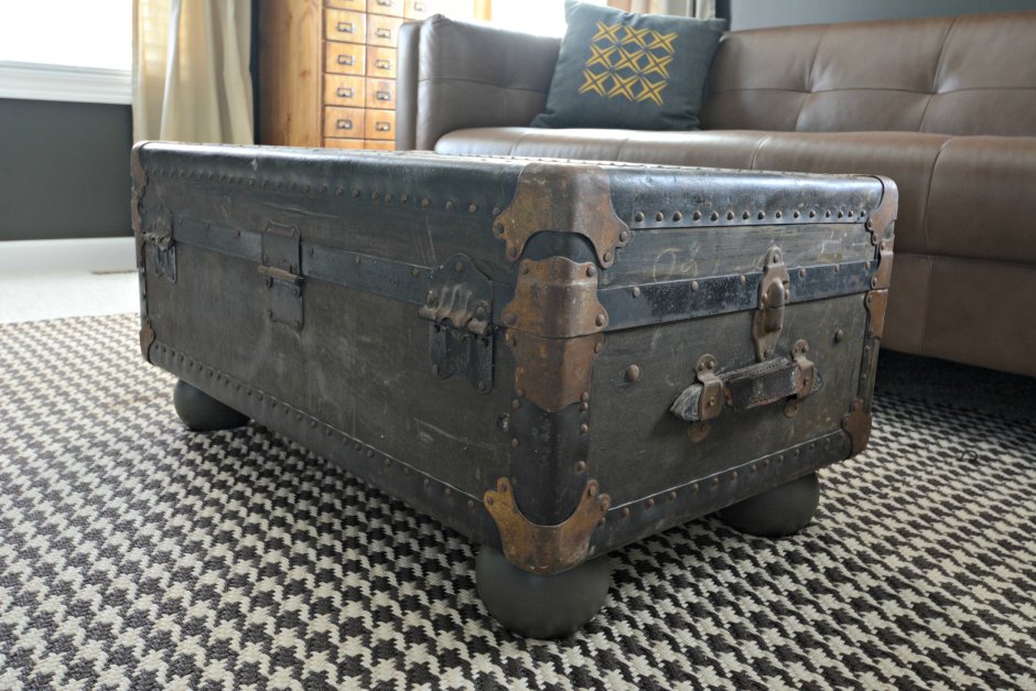 Переделка старого чемодана сундука