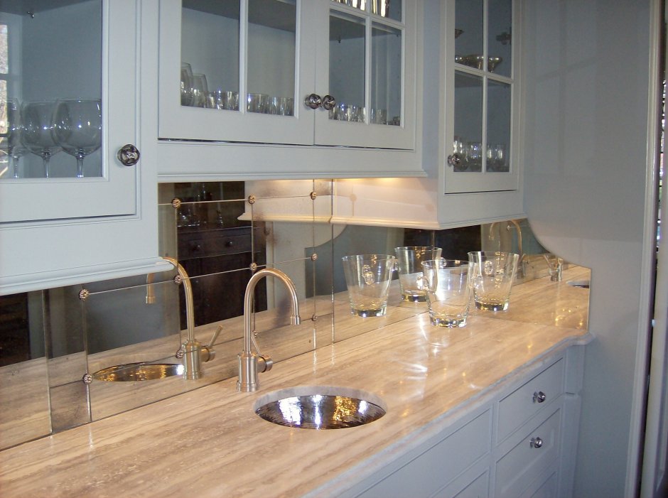 Кухонный фартук из зеркала