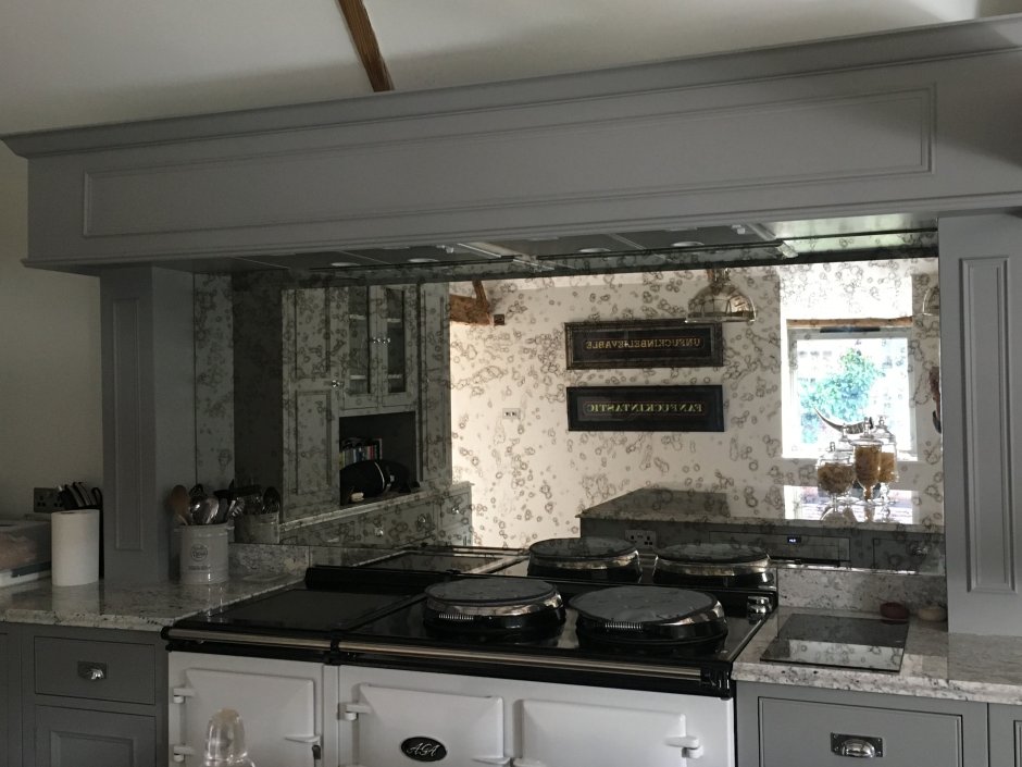 Фартук для кухни из состаренного зеркала