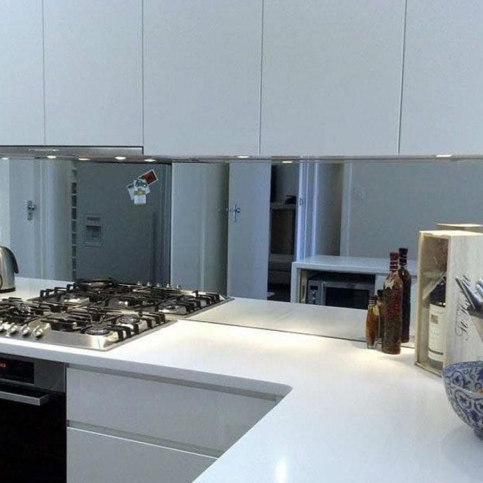 Зеркальный фартук