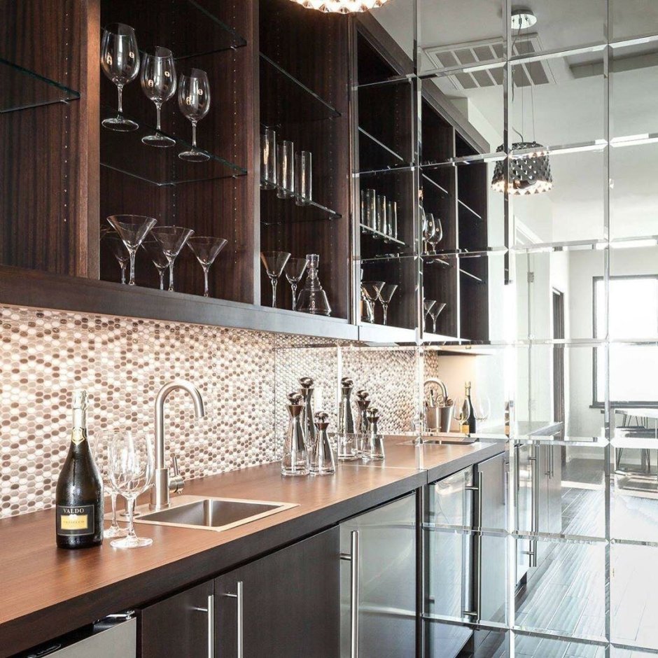 Зеркальный фартук для кухни