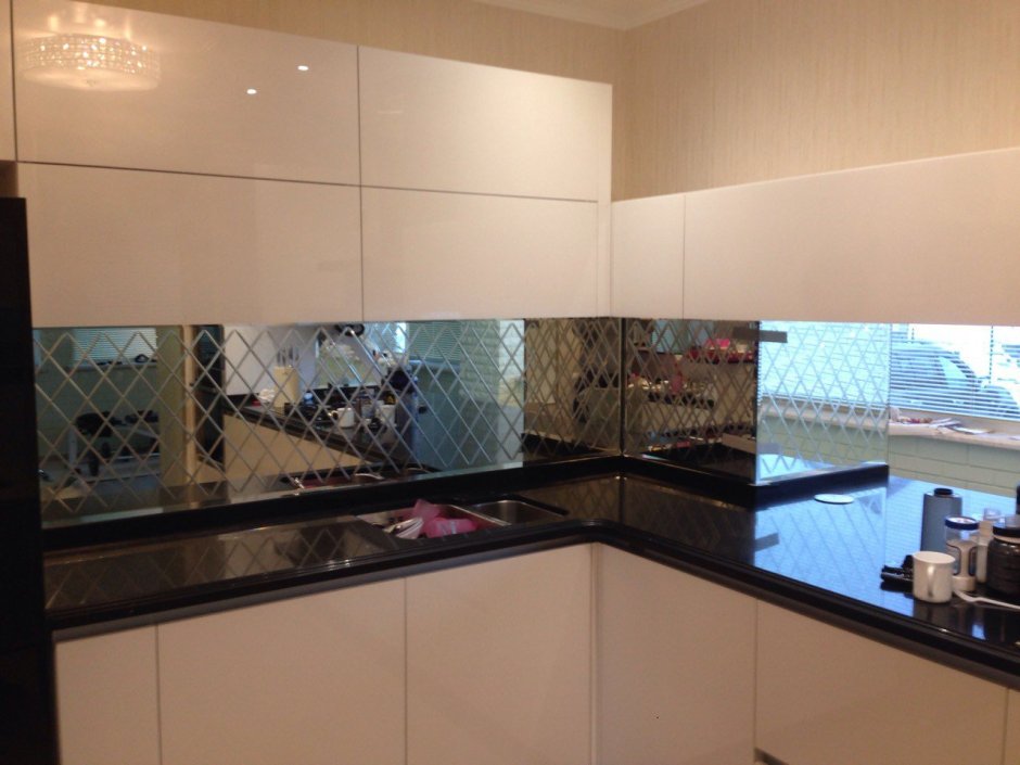 Фартук для кухни из зеркала