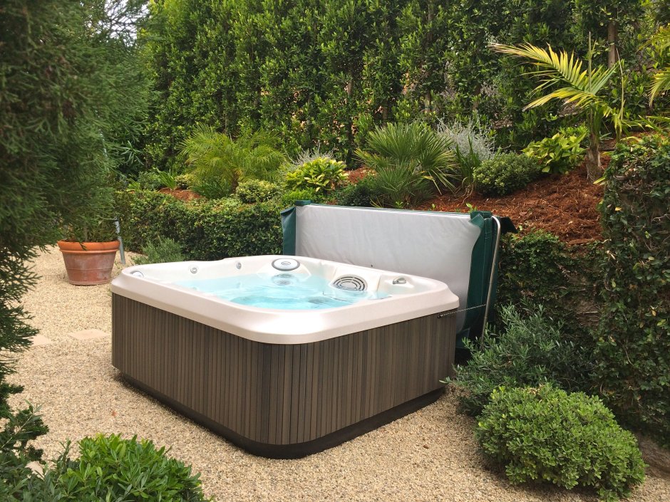 Jacuzzi j 325