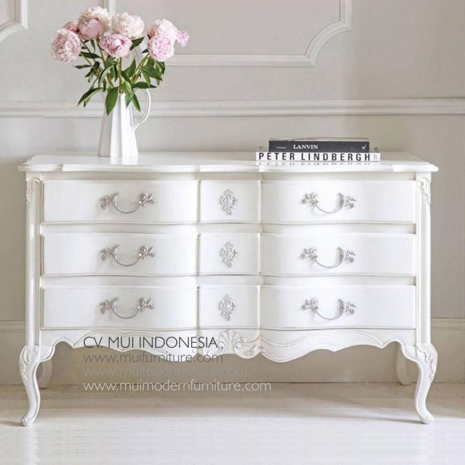 Комод во французском стиле