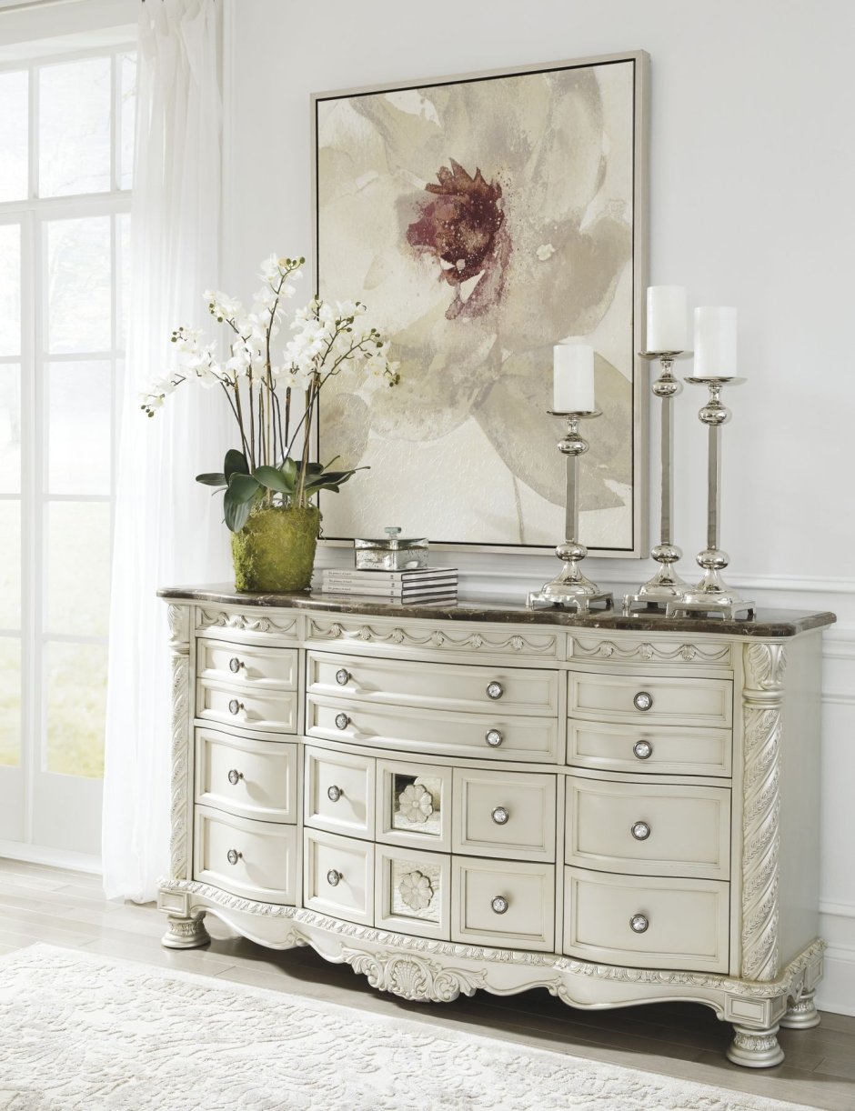 Ashley Ortanique комод