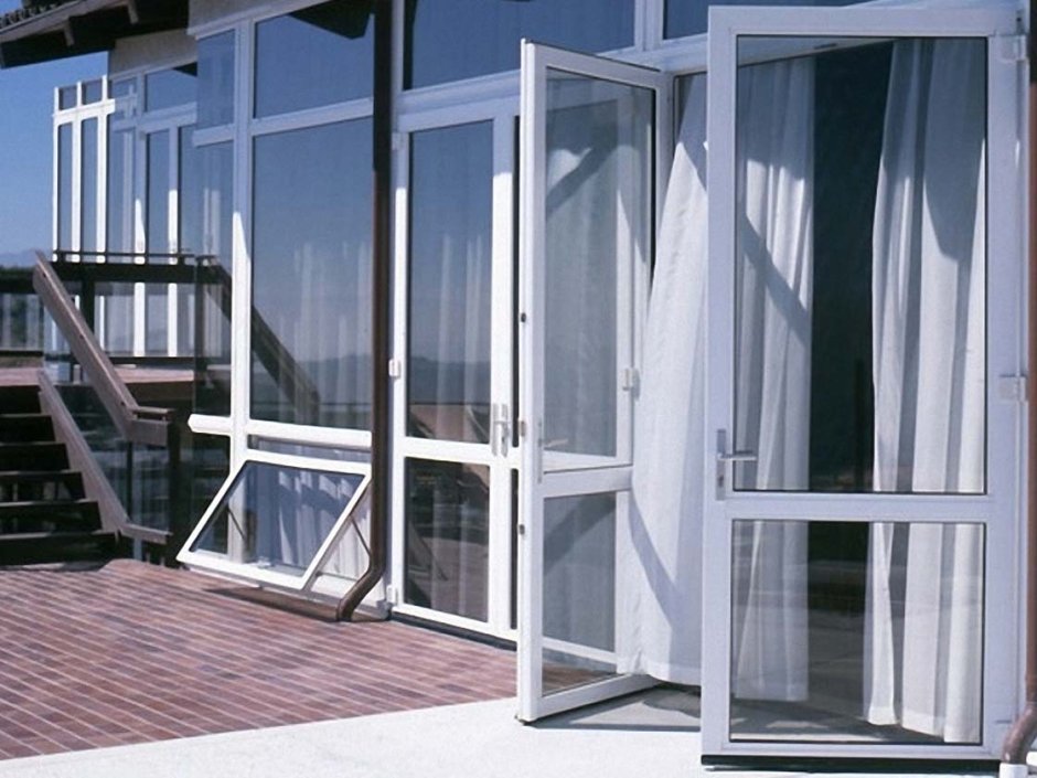 ПВХ двери Rehau Doors