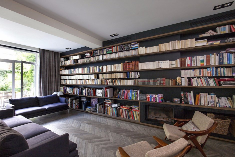Книжные полки в квартире