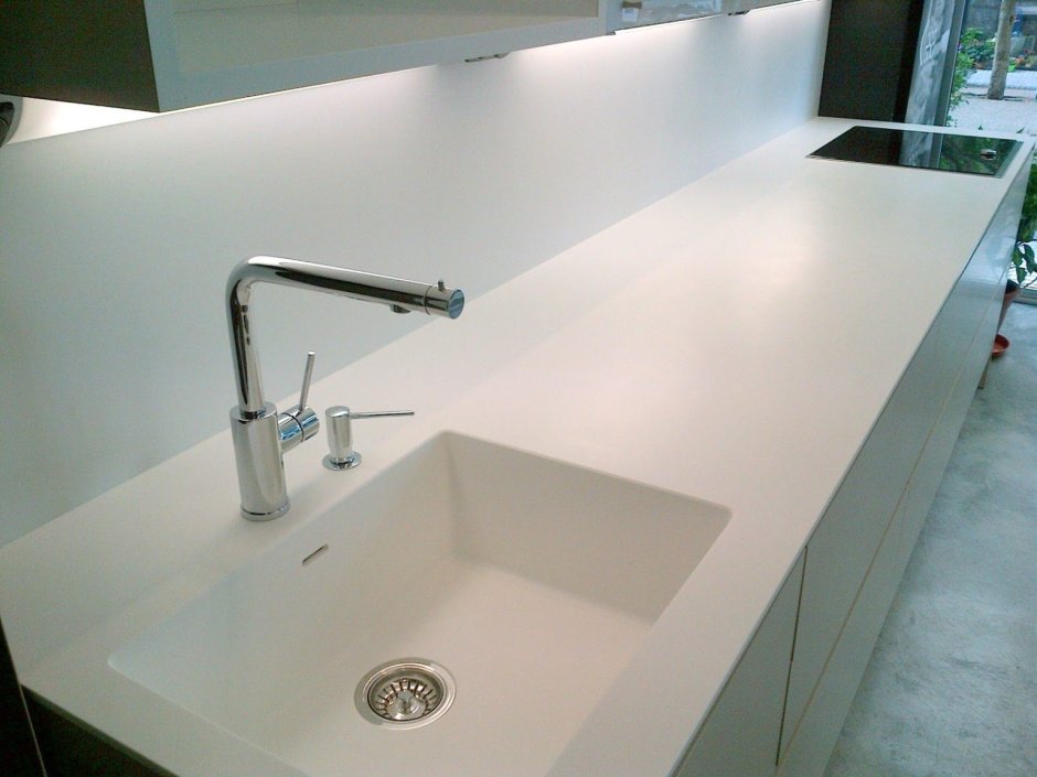 Столешница из искусственного камня corian
