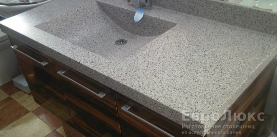 Tristone b-001