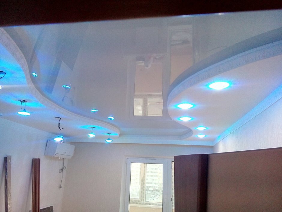 Подвесные потолки из гипсокартона с подсветкой