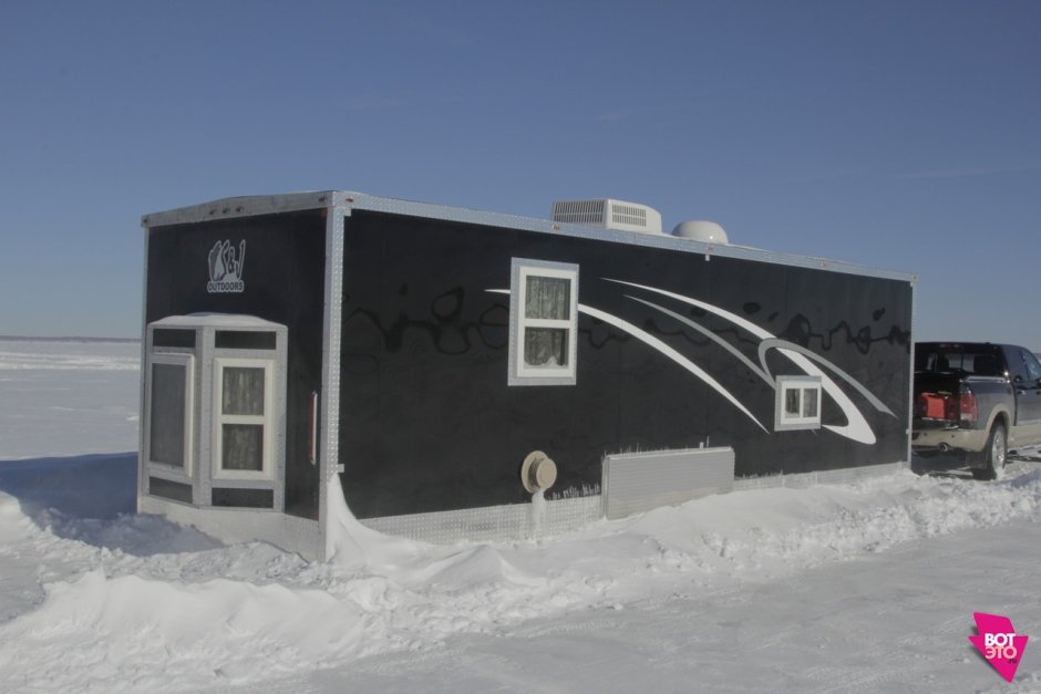 Рыбацкие домики на льду