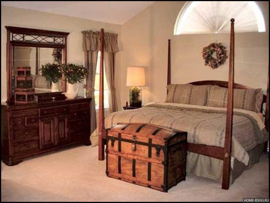 Спальня в романском стиле