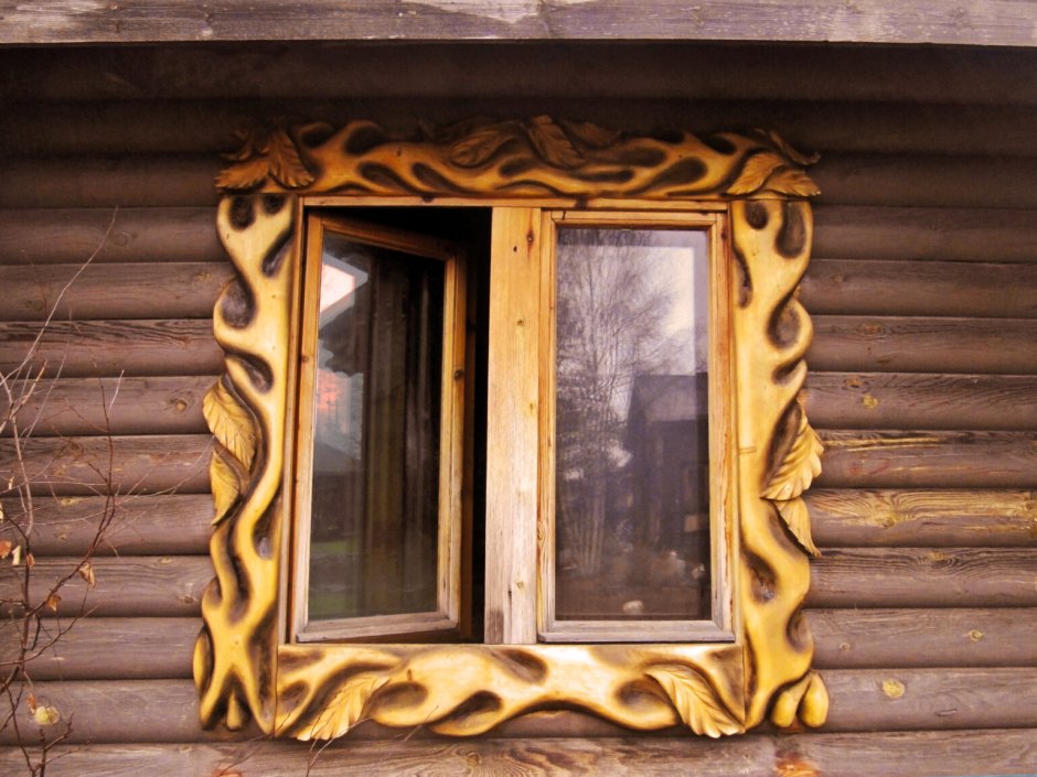 Обналичка на окна резная деревянная
