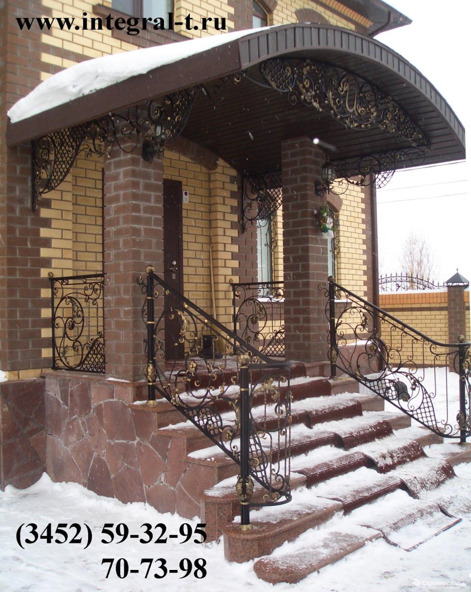Крыльцо в частном доме