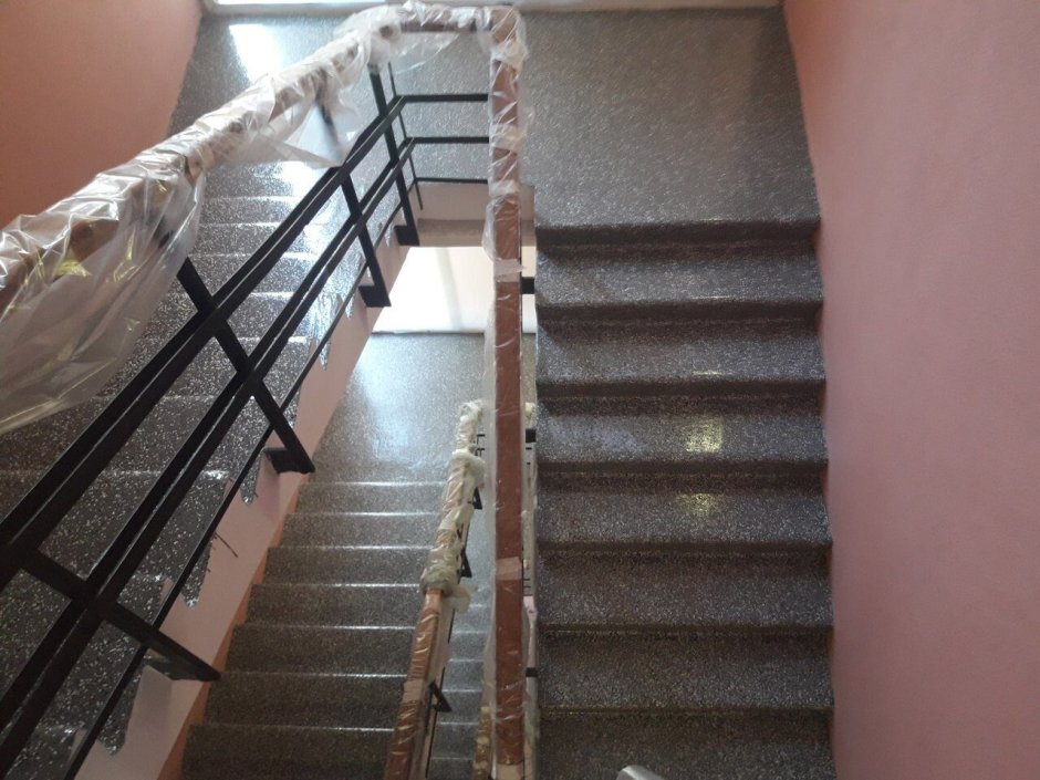 Эпоксидное покрытие лестничных маршей Sika