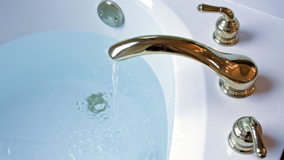 Вода из крана filling Bath