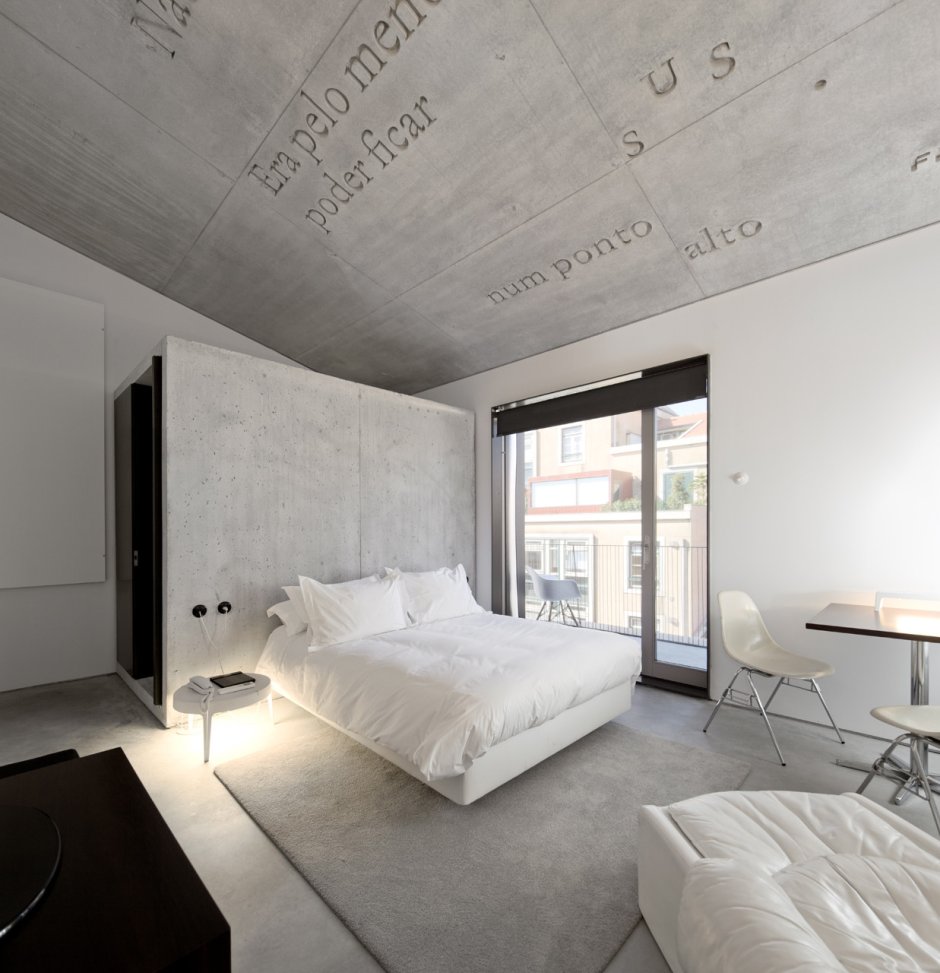 Бетонный потолок