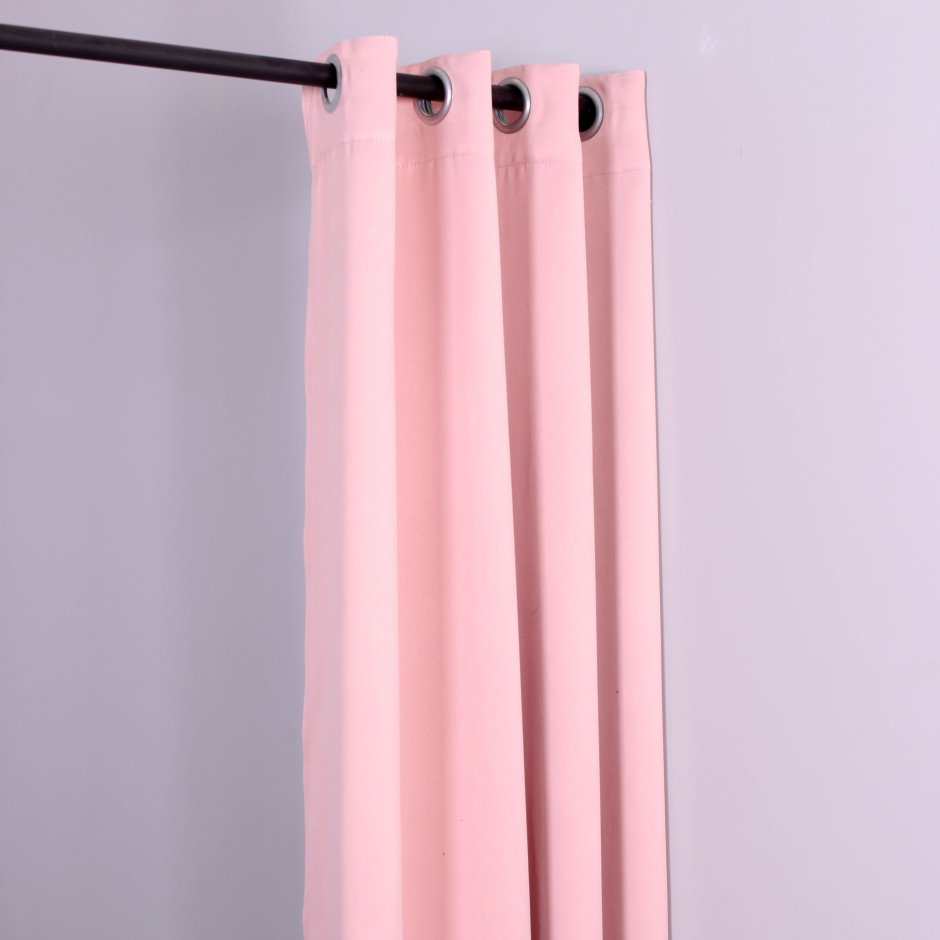 Розовые шторы в примерочную