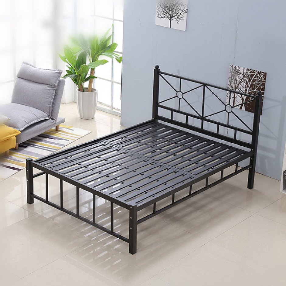 Кровать двуспальная из металла