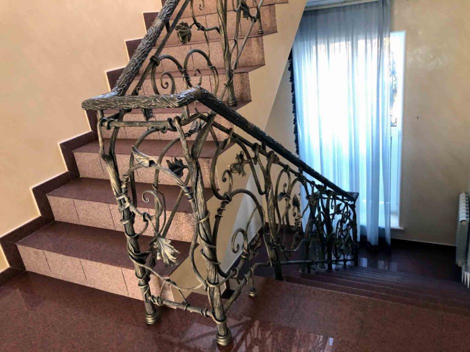 Меткон кованые лестницы