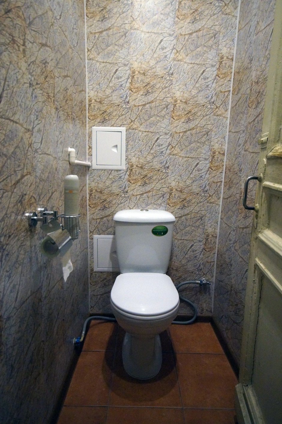 Отделка туалета панелями ПВХ