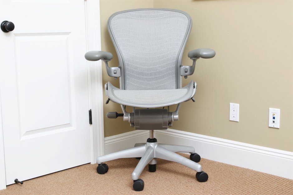 Herman Miller Aeron b