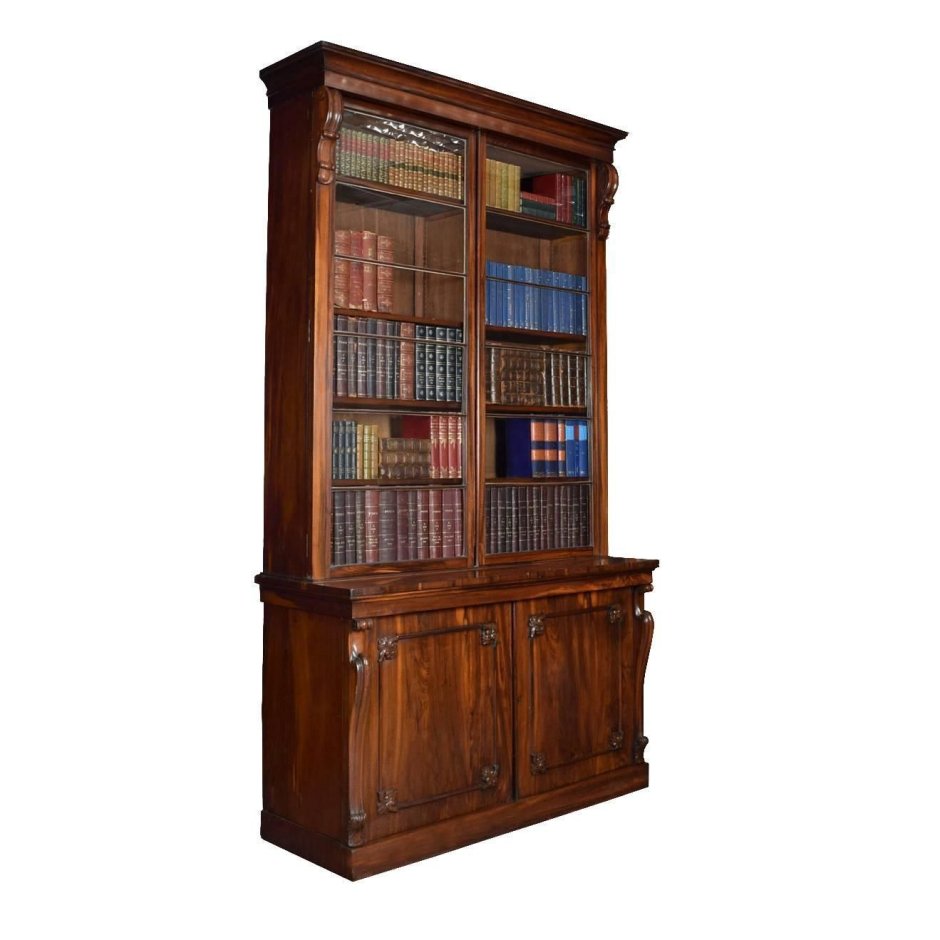 Старинный книжный стеллаж
