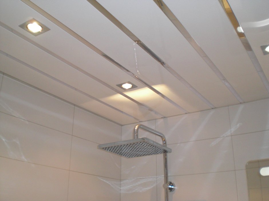 Лампы для реечного потолка в ванной