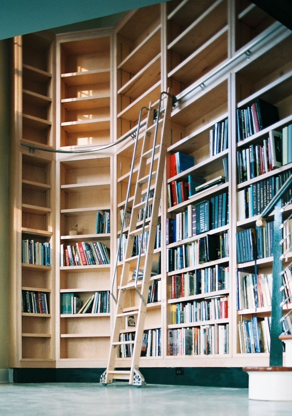 Лестница для книжных стеллажей