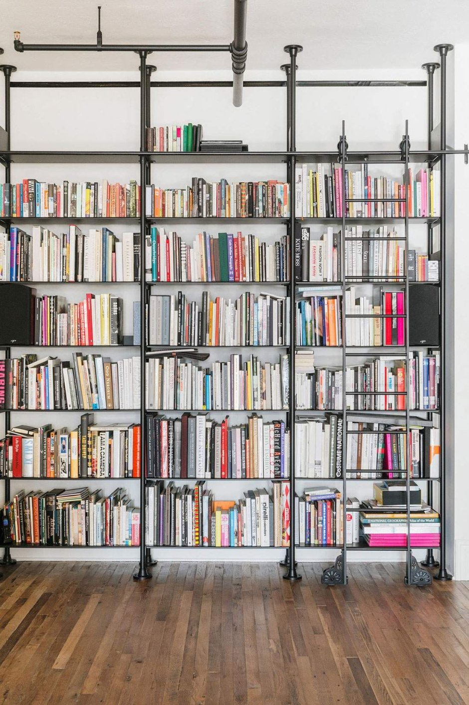 Книжные полки лофт