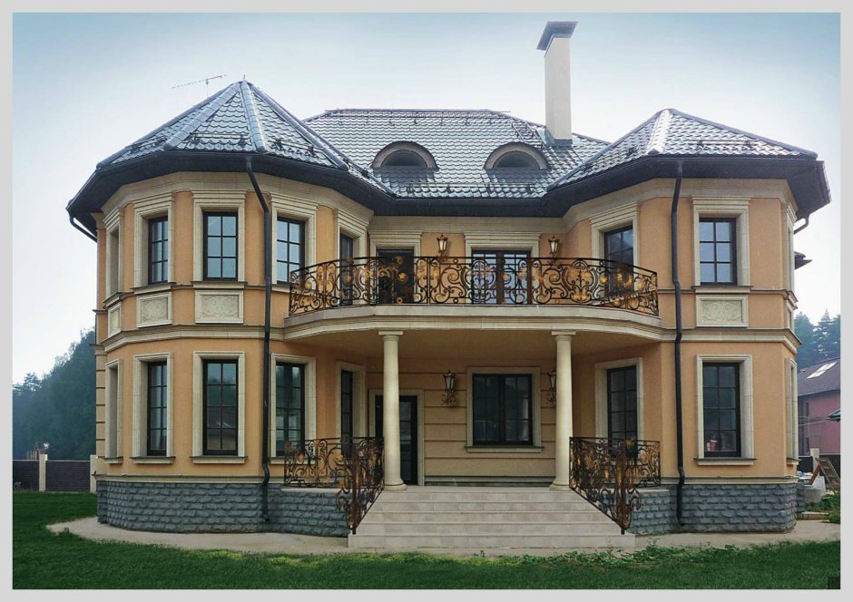 Дом с полукруглыми окнами