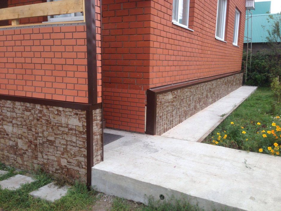 Отделка цоколя здания