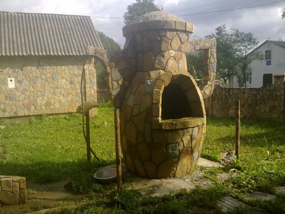 Домик для колодца отделка камнем