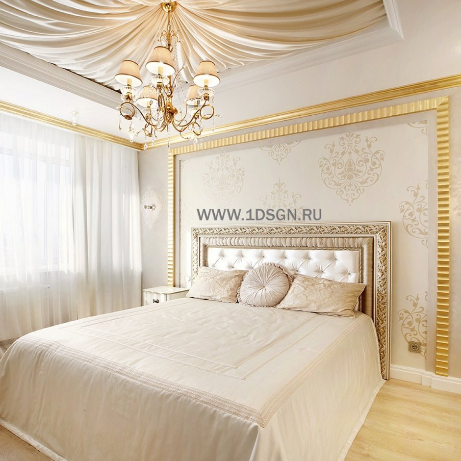 Натяжные потолки в спальне классика