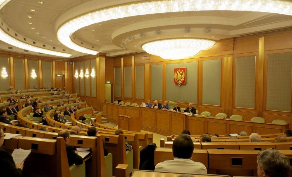 Овальный зал дома правительства РФ
