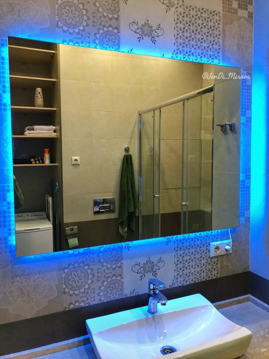 Континент зеркало с led подсветкой 120см