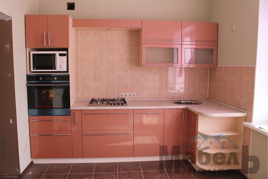Кухня розовая с персиковым