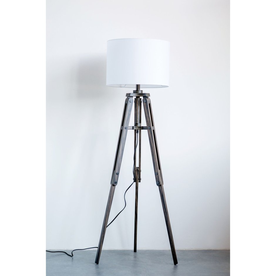 Торшер трипод